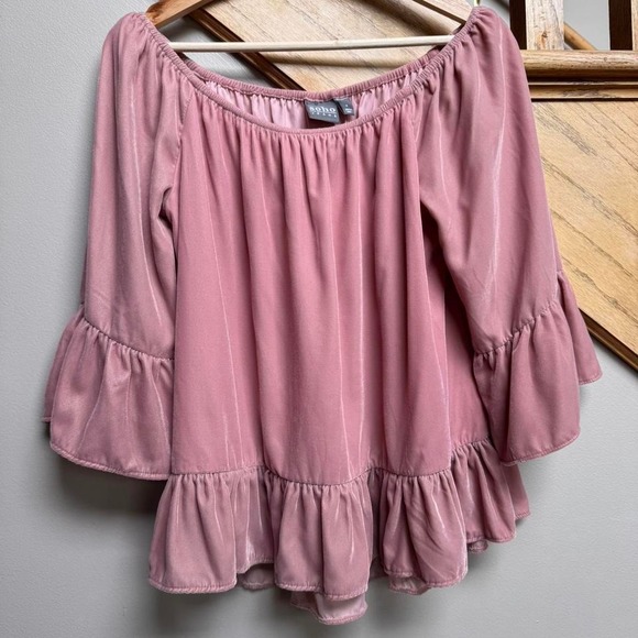 NWT Soho‎ NY Co Womens Velvet Ruffle Top S Pastel Off Shoulder Romantic Feminine - Picture 2 of 8